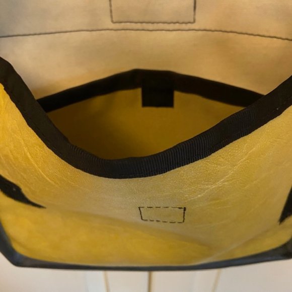 FLAT Yellow Messenger Bag - Picture 4 of 9